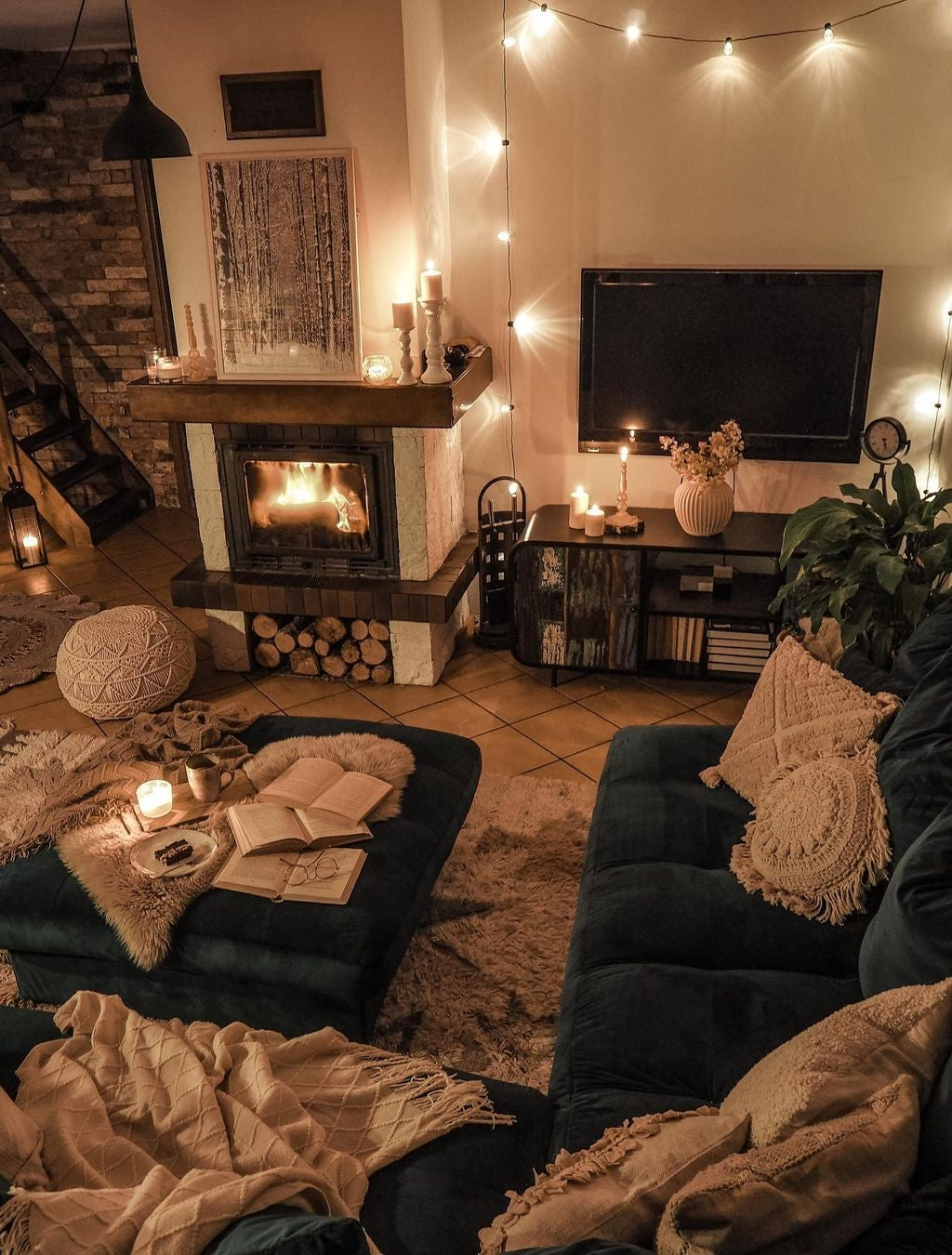 3 Ways to Sustainably Cozy Up Your Home for the Holidays